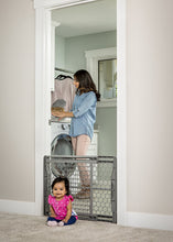 Load image into Gallery viewer, Regalo Expandable Baby Gate