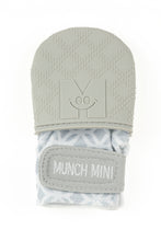 Load image into Gallery viewer, Munch Minis - Teething &amp; Anti-scratch mitts - Grey Geo
